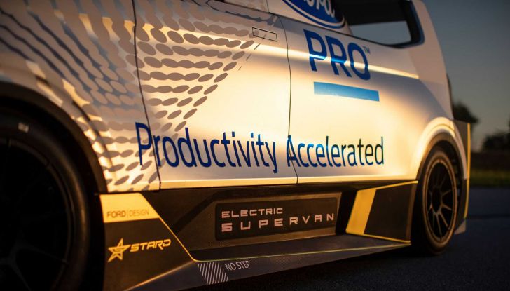 Il Ford Transit mette il turbo (elettrico)… e diventa SuperVan! - Foto 12 di 19