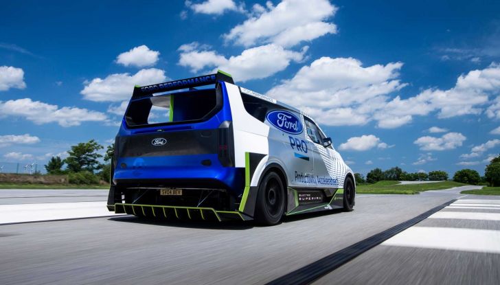 Il Ford Transit mette il turbo (elettrico)… e diventa SuperVan! - Foto 4 di 19