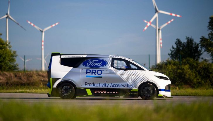 Il Ford Transit mette il turbo (elettrico)… e diventa SuperVan! - Foto 8 di 19