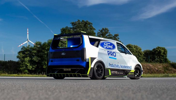 Il Ford Transit mette il turbo (elettrico)… e diventa SuperVan! - Foto 9 di 19