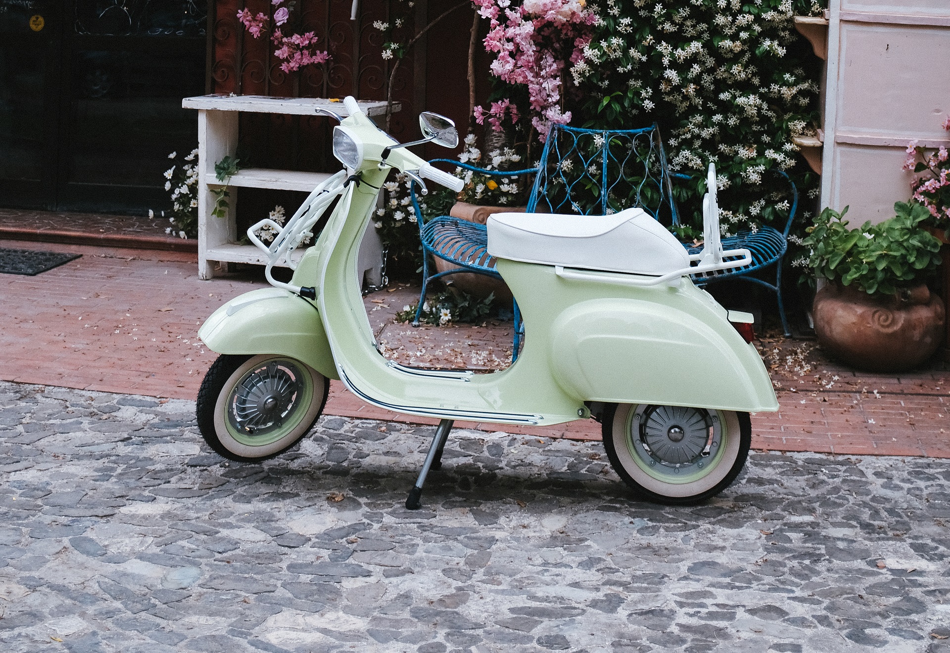 Garage Italia presenta la Vespa 50 Special-e - News 