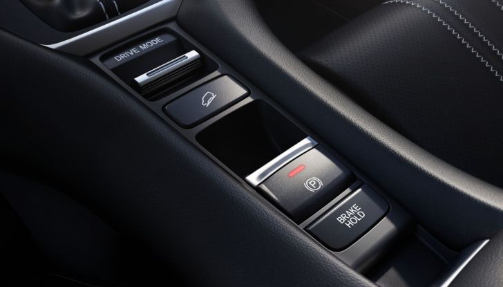 Honda ZR-V: la versione Full Hybrid e:HEV arriva in Italia nel 2023 - Foto 10 di 12