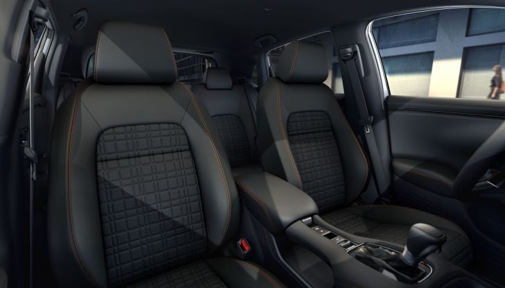 Honda ZR-V: la versione Full Hybrid e:HEV arriva in Italia nel 2023 - Foto 11 di 12