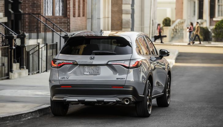 Honda ZR-V: la versione Full Hybrid e:HEV arriva in Italia nel 2023 - Foto 4 di 12