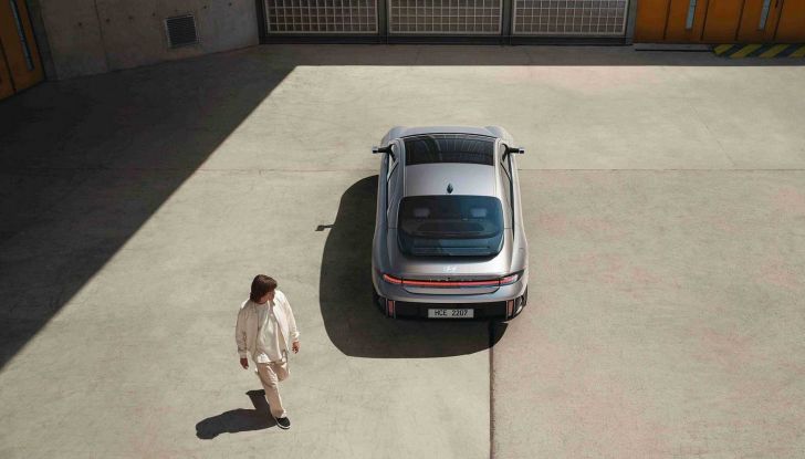 Hyundai Ioniq 6: la nuova berlina elettrica promette 610 km di autonomia - Foto 4 di 16