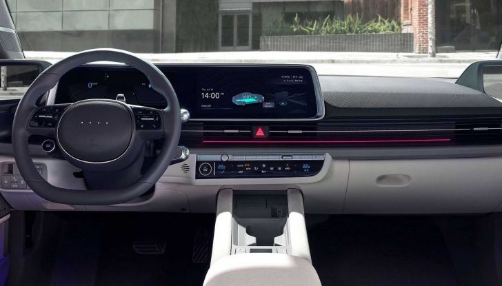 Hyundai Ioniq 6: la nuova berlina elettrica promette 610 km di autonomia - Foto 13 di 16