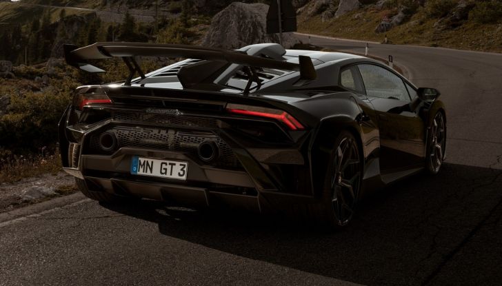 Nuova Lamborghini Huracan ibrida: che numeri per il nuovo motore V8 turbo - Foto 6 di 16