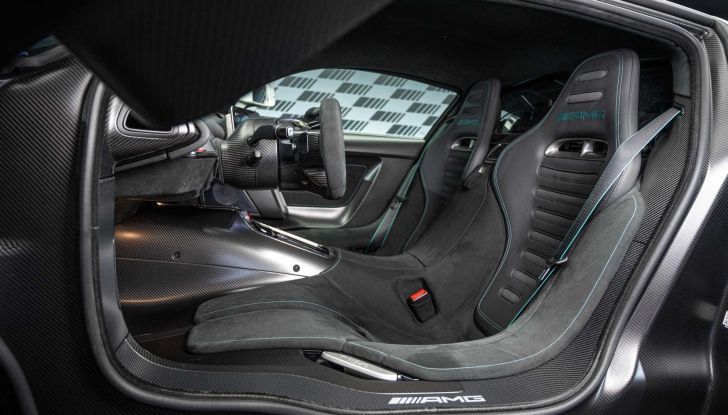 Mercedes-AMG One: la Formula 1 stradale è una supercar da oltre 1.000 cavalli! - Foto 15 di 19