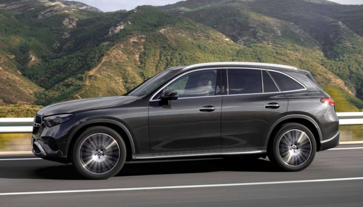 Nuova Mercedes GLC: la seconda generazione è solo ibrida, anche plug-in - Foto 14 di 23