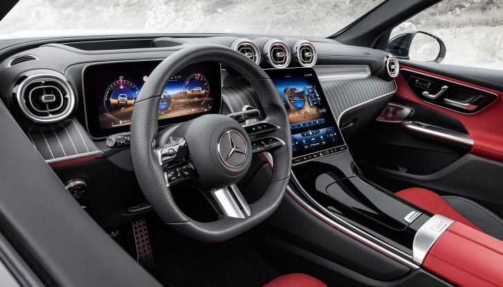 Nuova Mercedes GLC: la seconda generazione è solo ibrida, anche plug-in - Foto 18 di 23
