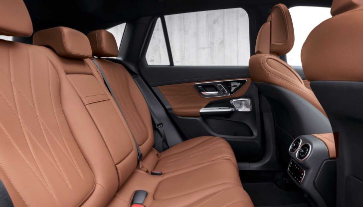 Nuova Mercedes GLC: la seconda generazione è solo ibrida, anche plug-in - Foto 23 di 23