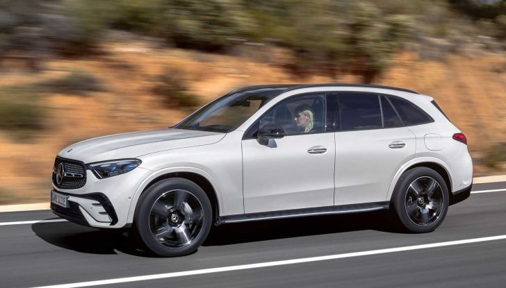 Nuova Mercedes GLC: la seconda generazione è solo ibrida, anche plug-in - Foto 5 di 23
