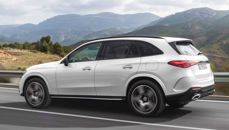 Nuova Mercedes GLC: la seconda generazione è solo ibrida, anche plug-in - Foto 8 di 23
