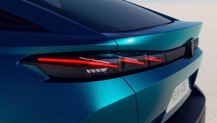 Nuova Peugeot 408: ora è ordinabile l’intera gamma - Foto 12 di 16