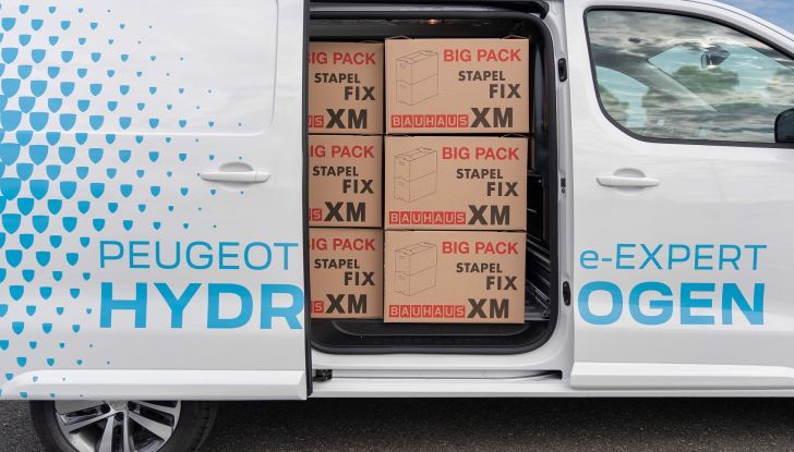 Peugeot e-Expert Hydrogen: il furgone francese passa all’idrogeno fuel-cell - Foto 9 di 10