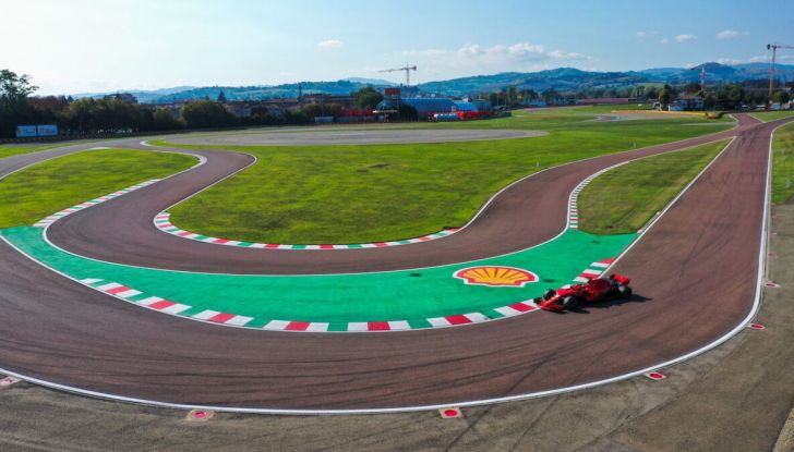 Fiorano da Guinness World Record: la pista Ferrari illumina la “Notte Rossa” - Foto 5 di 9