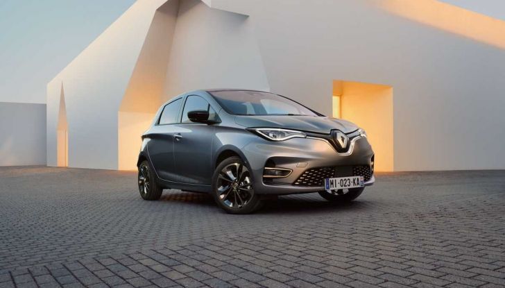 Renault Zoe 2022: tutte le novità del restyling con prezzi da 33.700 Euro - Foto 2 di 9
