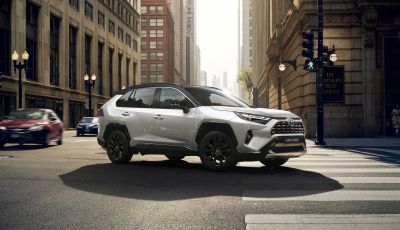 Toyota RAV4 2022: il SUV giapponese si aggiorna, ecco tutte le novità