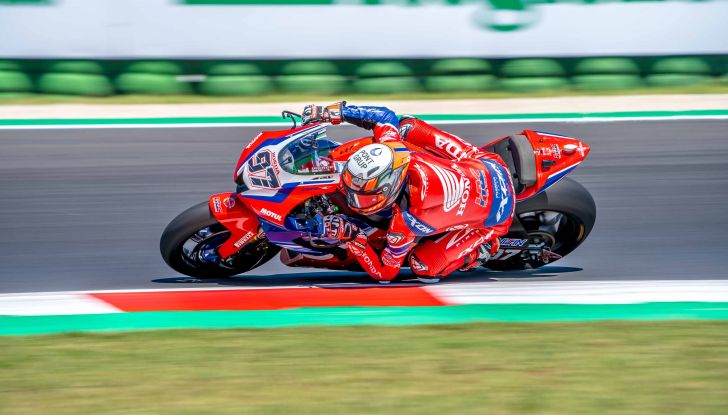 WSBK Misano 2022: Alvaro Bautista vince con la Ducati e fugge nel Mondiale - Foto 15 di 42