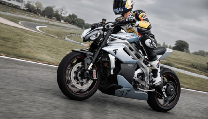 Triumph: completati i test su strada sul prototipo elettrico TE-1 - Foto 14 di 14