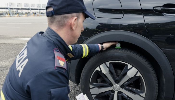 Vacanze Sicure 2022: in Italia 3 auto su 10 circolano con gomme lisce! - Foto 3 di 9
