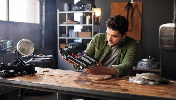 Chevrolet Camaro: la Z28 originale si trasforma in un modellino LEGO - Foto 7 di 13