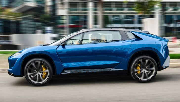 Drako Dragon: il SUV anti-Tesla da 2.000 cavalli arriva nel 2026 - Foto 4 di 14