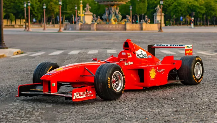 Ferrari F300: la Rossa di Michael Schumacher del 1998 è in vendita - Foto 1 di 17