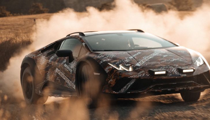 Lamborghini Huracan Sterrato: supercar nata per l’off-road - Foto 6 di 9