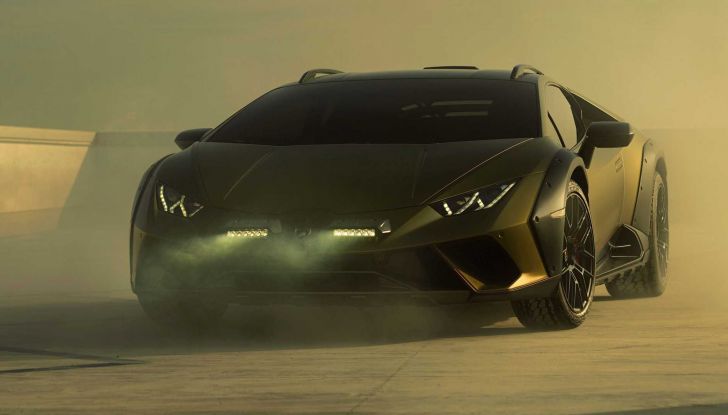 Lamborghini Huracan Sterrato: supercar nata per l’off-road - Foto 3 di 9
