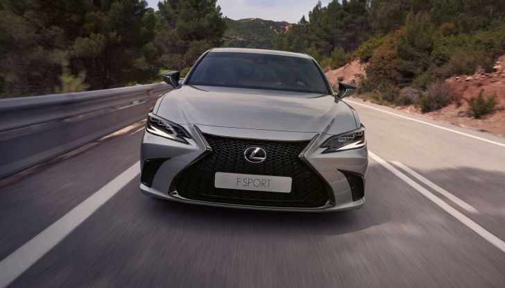 Lexus ES: tutte le novità del MY2023, disponibile da ottobre - Foto 2 di 9
