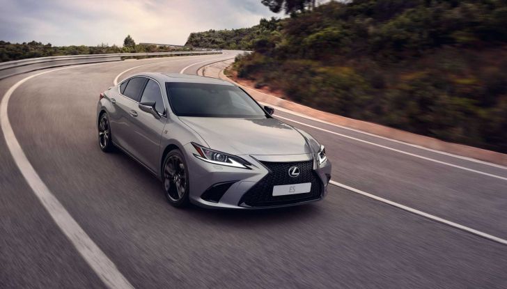 Lexus ES: tutte le novità del MY2023, disponibile da ottobre - Foto 1 di 9