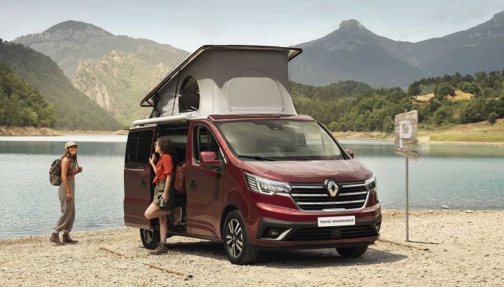 Renault Trafic SpaceNomad: il camper con i pannelli solari sul tetto - Foto 1 di 8