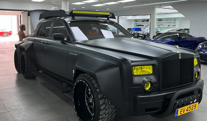 Rolls-Royce Phantom: nella versione 6×6 sembra uscita dal film Mad Max! - Foto 2 di 12