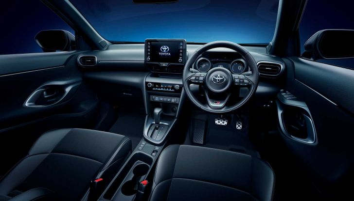 Toyota Yaris Cross: ecco le versioni speciali GR Sport e Z Adventure - Foto 11 di 14