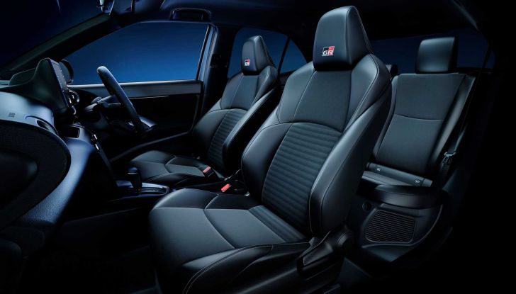 Toyota Yaris Cross: ecco le versioni speciali GR Sport e Z Adventure - Foto 12 di 14