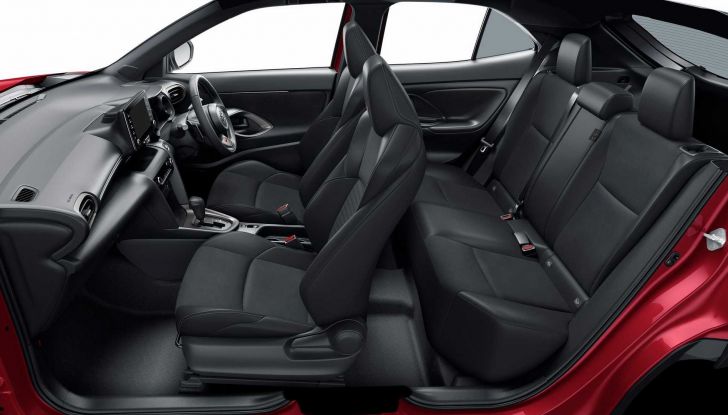 Toyota Yaris Cross: ecco le versioni speciali GR Sport e Z Adventure - Foto 13 di 14