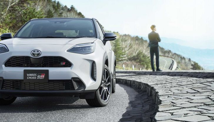Toyota Yaris Cross: ecco le versioni speciali GR Sport e Z Adventure - Foto 2 di 14