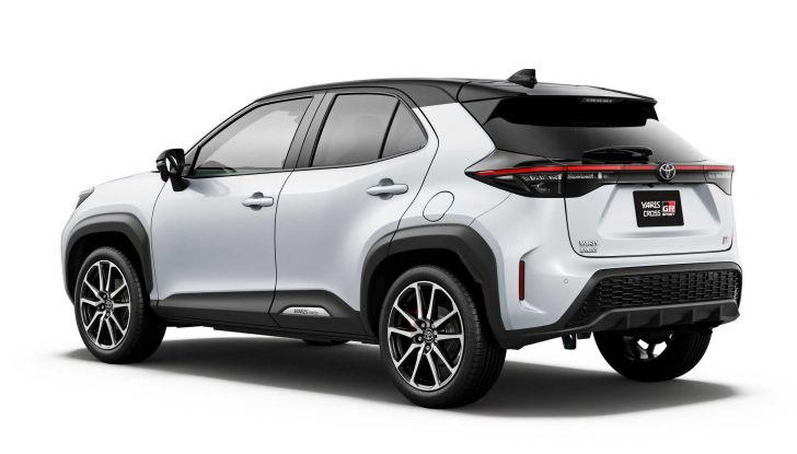 Toyota Yaris Cross: ecco le versioni speciali GR Sport e Z Adventure - Foto 5 di 14