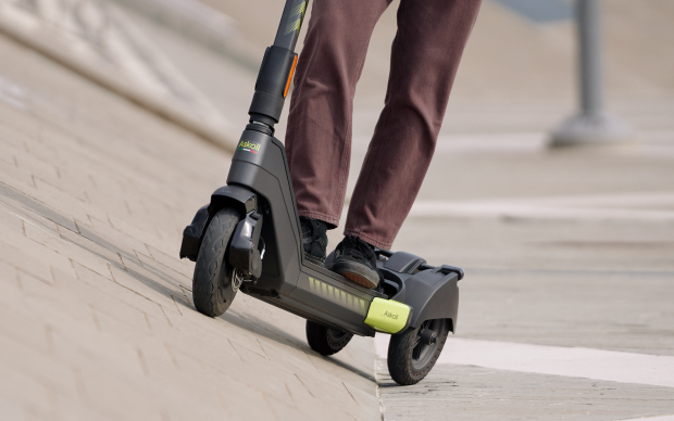 Test Ride di Askoll Scoo3: non chiamatelo monopattino pur essendo maneggevole, affidabile e tecnologico: ecco la nostra prova su strada - Foto 3 di 6