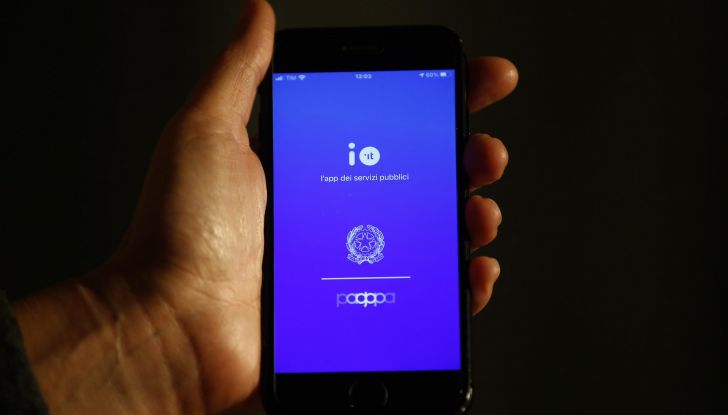 App IO: a Genova e Verona arriva la notifica della rimozione auto - Foto 1 di 7