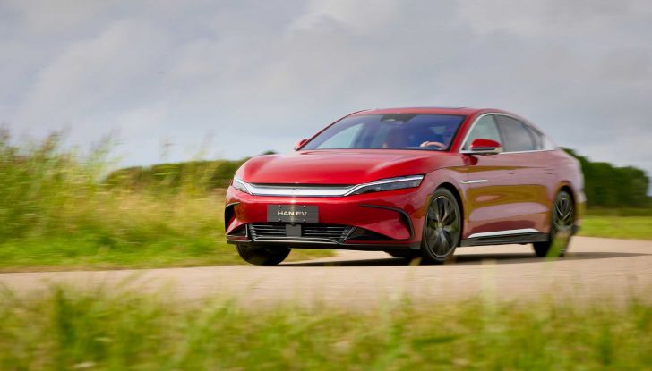 BYD debutta con i SUV Atto 3 e Tang e la berlina Han - Foto 19 di 26