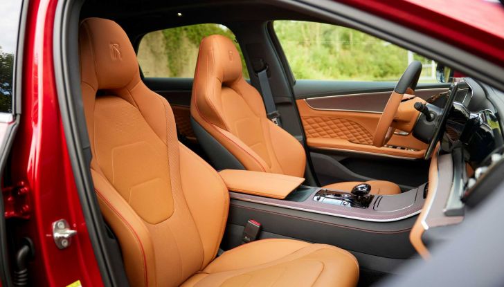 BYD debutta con i SUV Atto 3 e Tang e la berlina Han - Foto 25 di 26