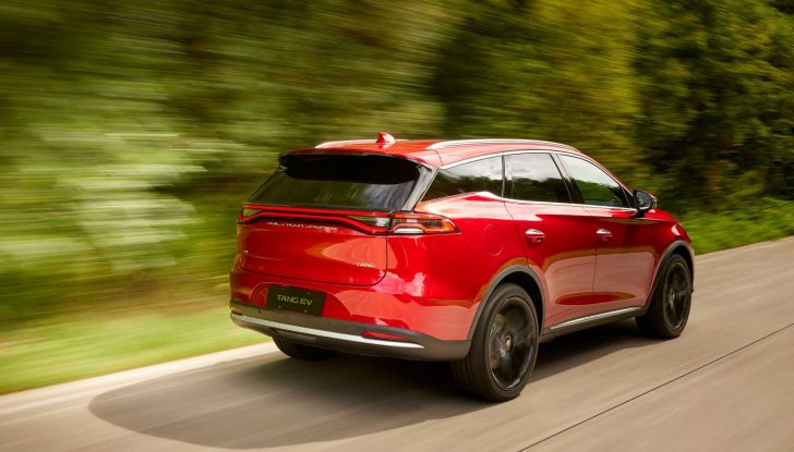 BYD debutta con i SUV Atto 3 e Tang e la berlina Han - Foto 10 di 26