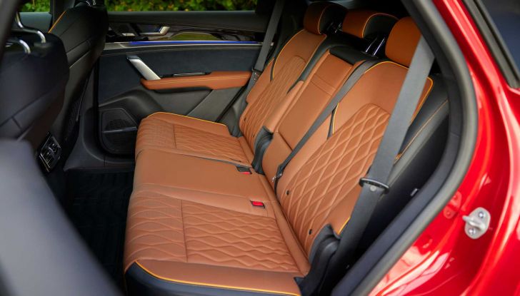 BYD debutta con i SUV Atto 3 e Tang e la berlina Han - Foto 15 di 26