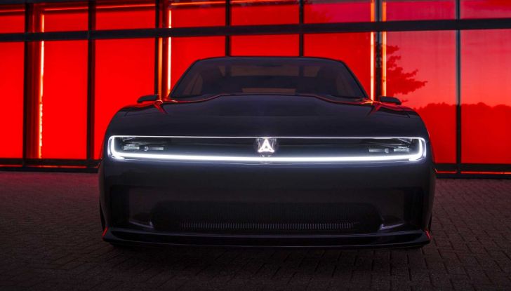 Anche la Dodge Charger diventa elettrica! Ecco il Daytona SRT Concept - Foto 4 di 13