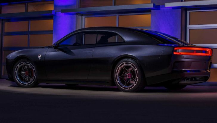 Anche la Dodge Charger diventa elettrica! Ecco il Daytona SRT Concept - Foto 6 di 13