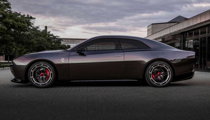 Anche la Dodge Charger diventa elettrica! Ecco il Daytona SRT Concept - Foto 7 di 13