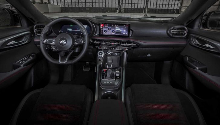 Dodge Hornet: presentata l’Alfa Romeo Tonale “americana” da 290 CV - Foto 12 di 13