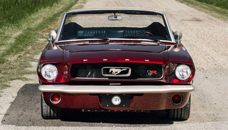 Ford Mustang: il modello originale del 1964 ritorna come restomod! - Foto 5 di 10